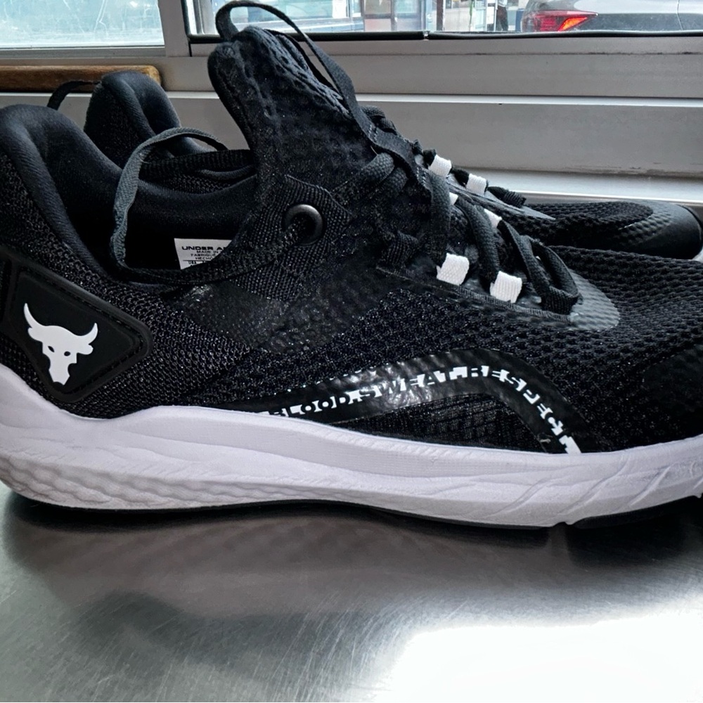 Under Armour Men’s Black & White Athletic Training Shoes